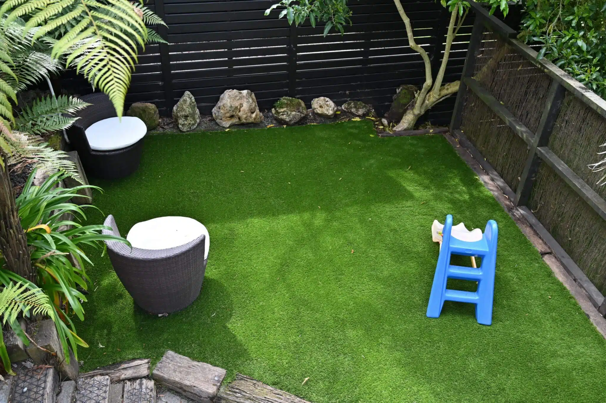 pros and cons of fake grass