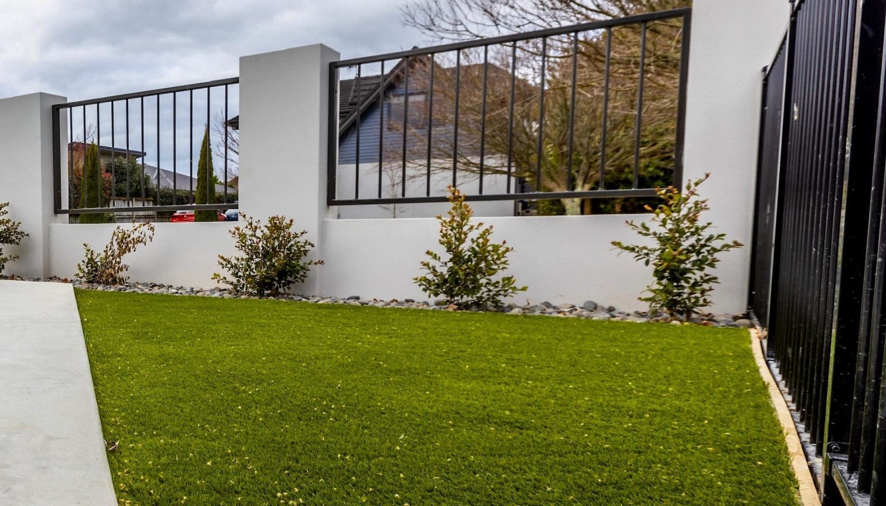 Artificial Grass and Dogs: What You Need to Know