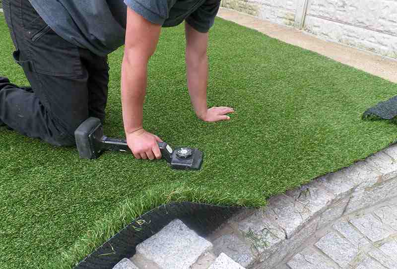 Expert Tips to Avoid Damaging Your Synthetic Turf When Cleaning
